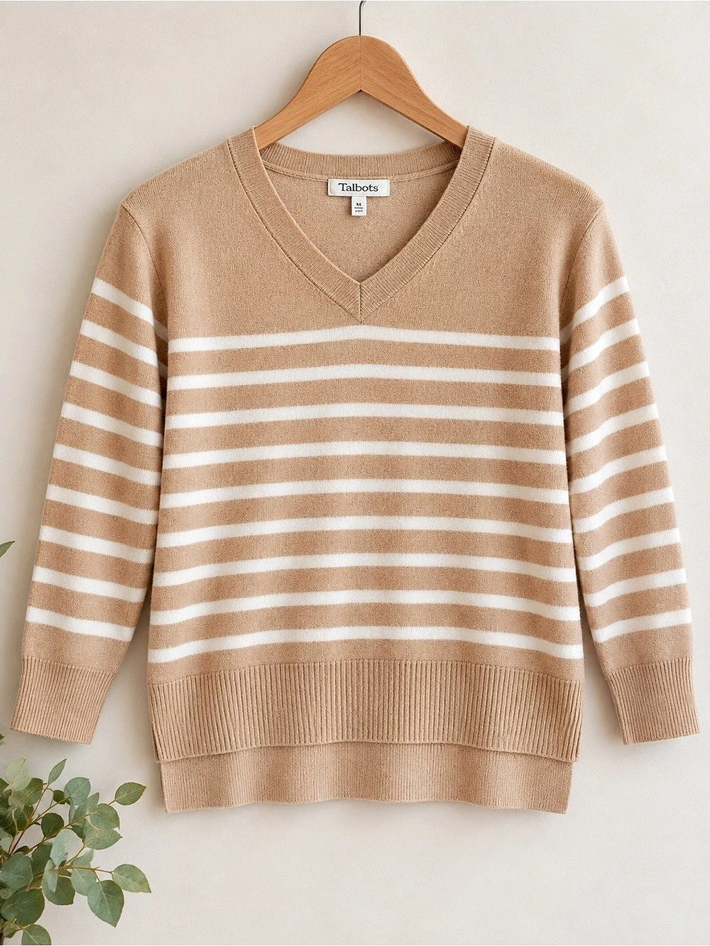 workshop Striped V-Neck Sweater in Brown & White Size Medium